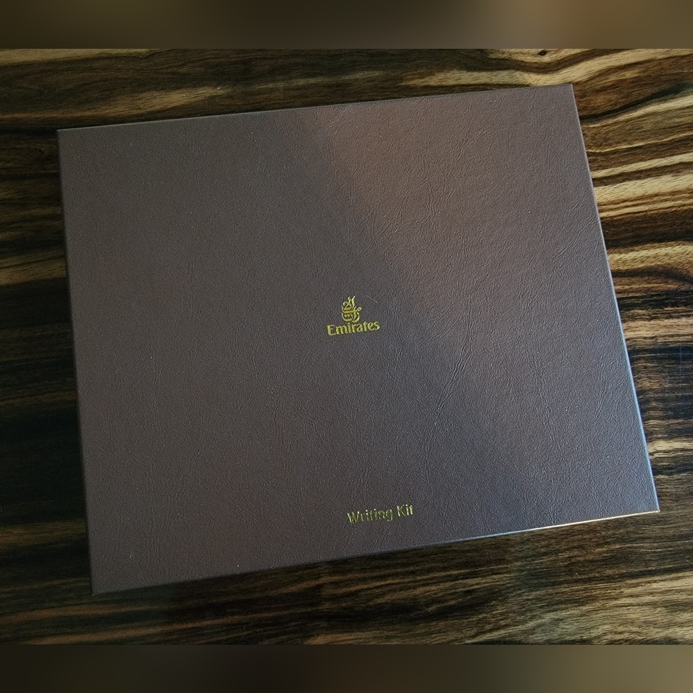 NIB Emirates Airlines First Class Writing Kit - Picture 2 of 5